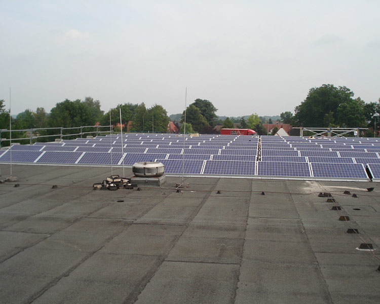 Photovoltaik auf dem Dach der Artland Sporthalle, Quakenbrück