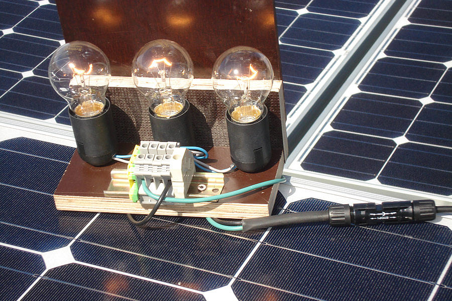 Photovoltaik auf der Grundschule In der Wüste