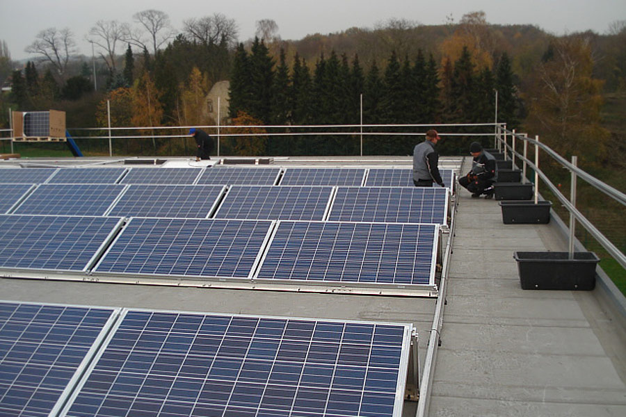 Photovoltaik auf der Neuen Sporthalle in Lechtingen